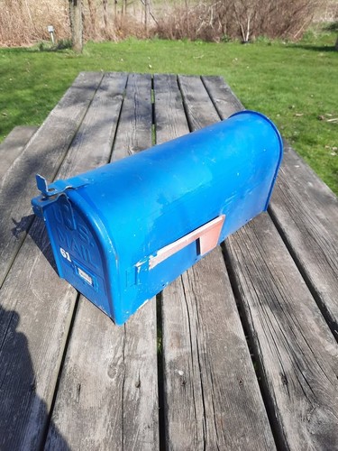 Vintage pre owned mailbox - pre, u.s